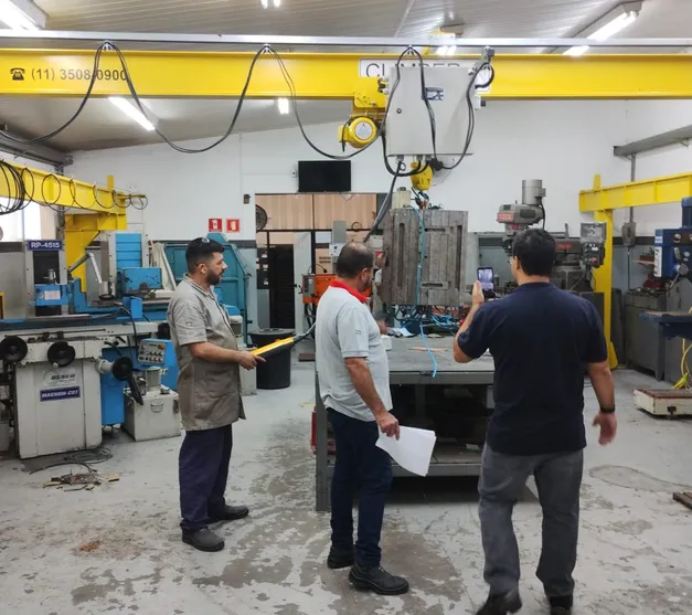 Ponte Rolante com Estrutura Metálica Leve