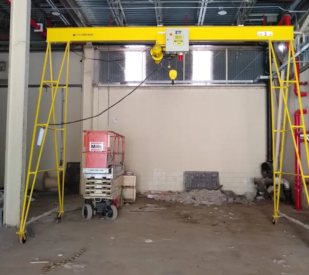 Pórtico com Rodízios Giratórios