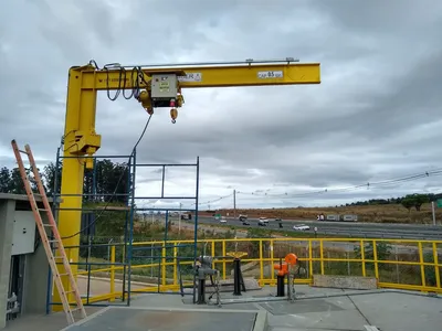 Braço Giratório com Talha Elétrica