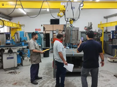 Ponte Rolante com Estrutura Metálica Leve